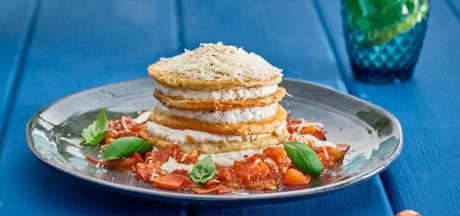 AVIKO PANCAKE Картопляний торт з дерунів, сирний мус, томатно-часникова сальса