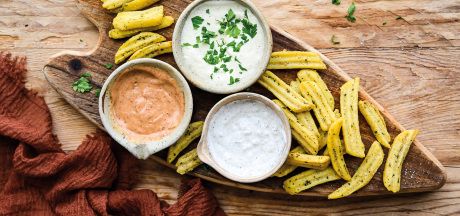 Aviko Wavy Blends Garlic & Herbs трьома соусами